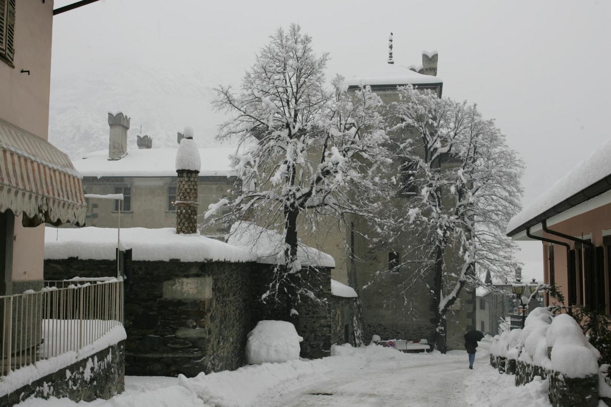 Maison Cassius Issogne Exteriör bild
