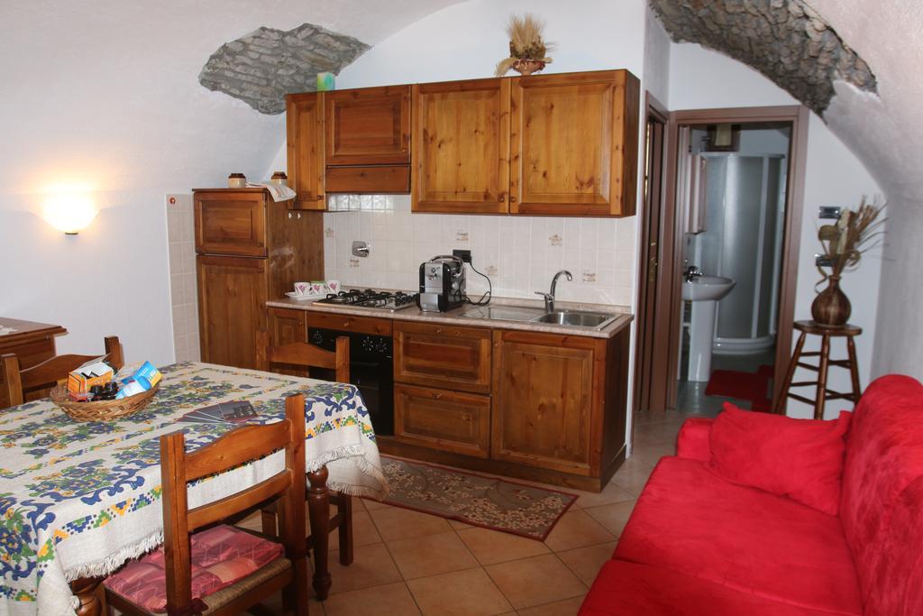 Maison Cassius Issogne Exteriör bild