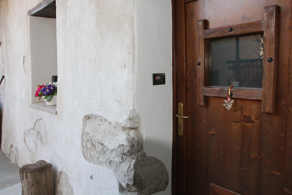 Maison Cassius Issogne Exteriör bild