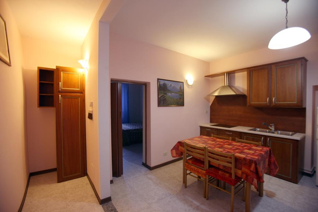 Maison Cassius Issogne Exteriör bild