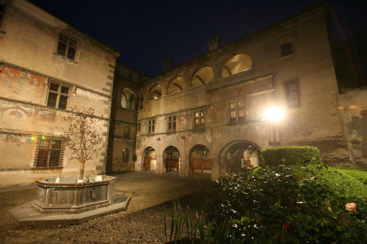 Maison Cassius Issogne Exteriör bild